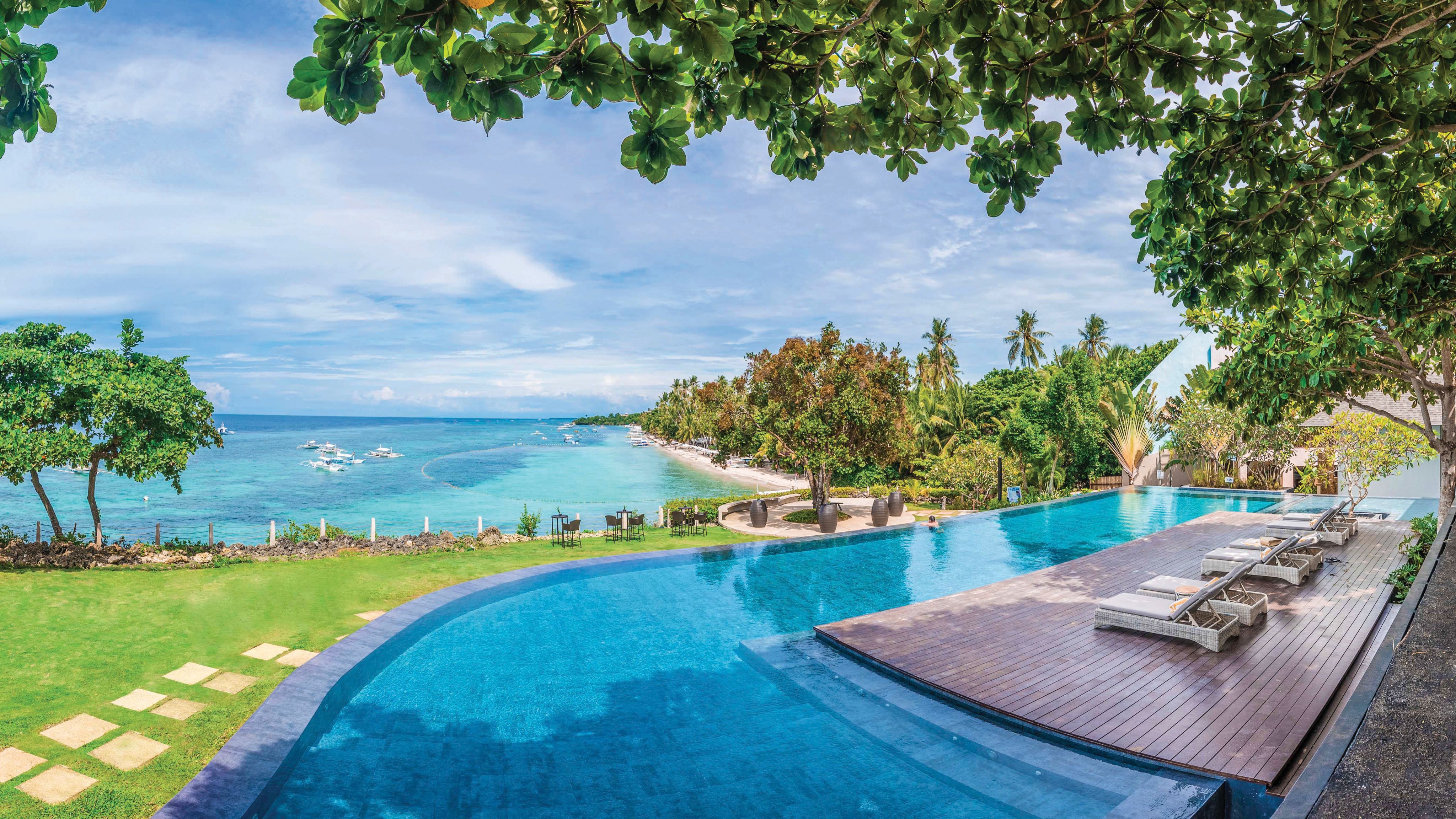 Amorita%20Overlookin%20Alona%20Beach 1