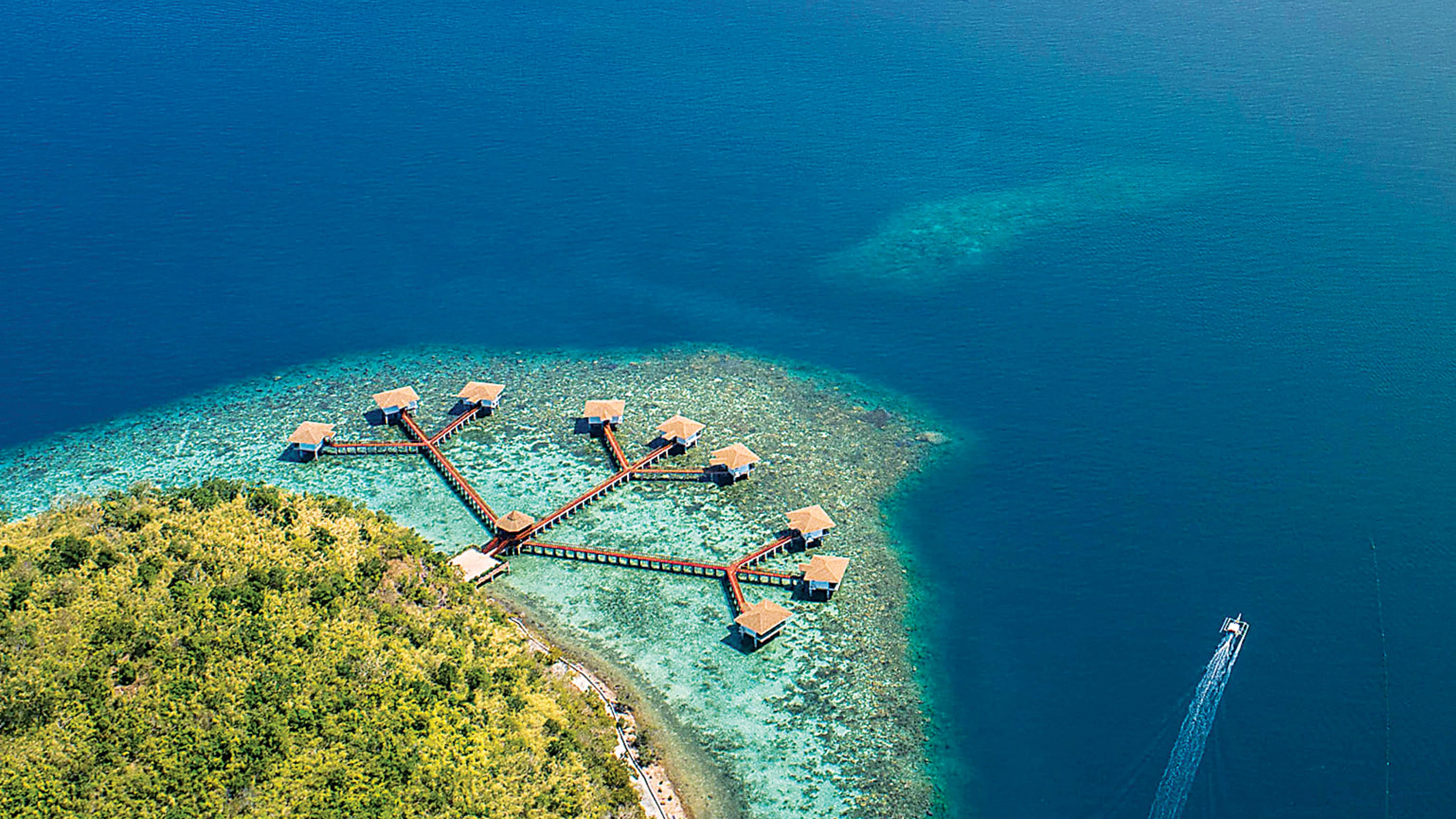 crimson%20boracay%202